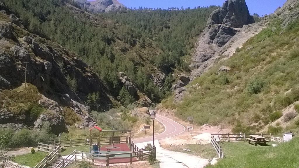 Gasthaus San Glorio Llánaves de la Reina Exterior foto