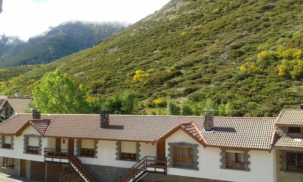Gasthaus San Glorio Llánaves de la Reina Exterior foto