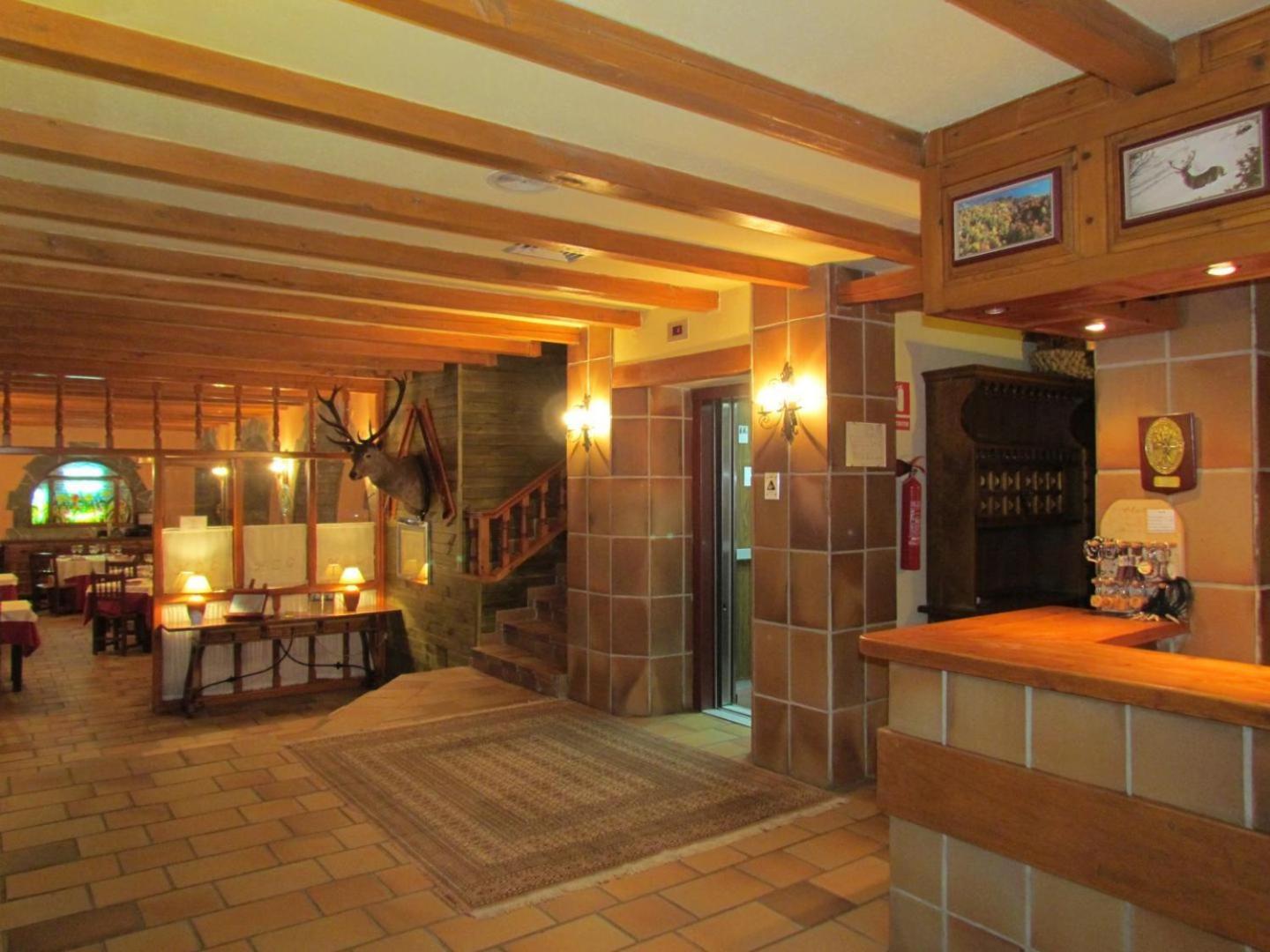 Gasthaus San Glorio Llánaves de la Reina Exterior foto