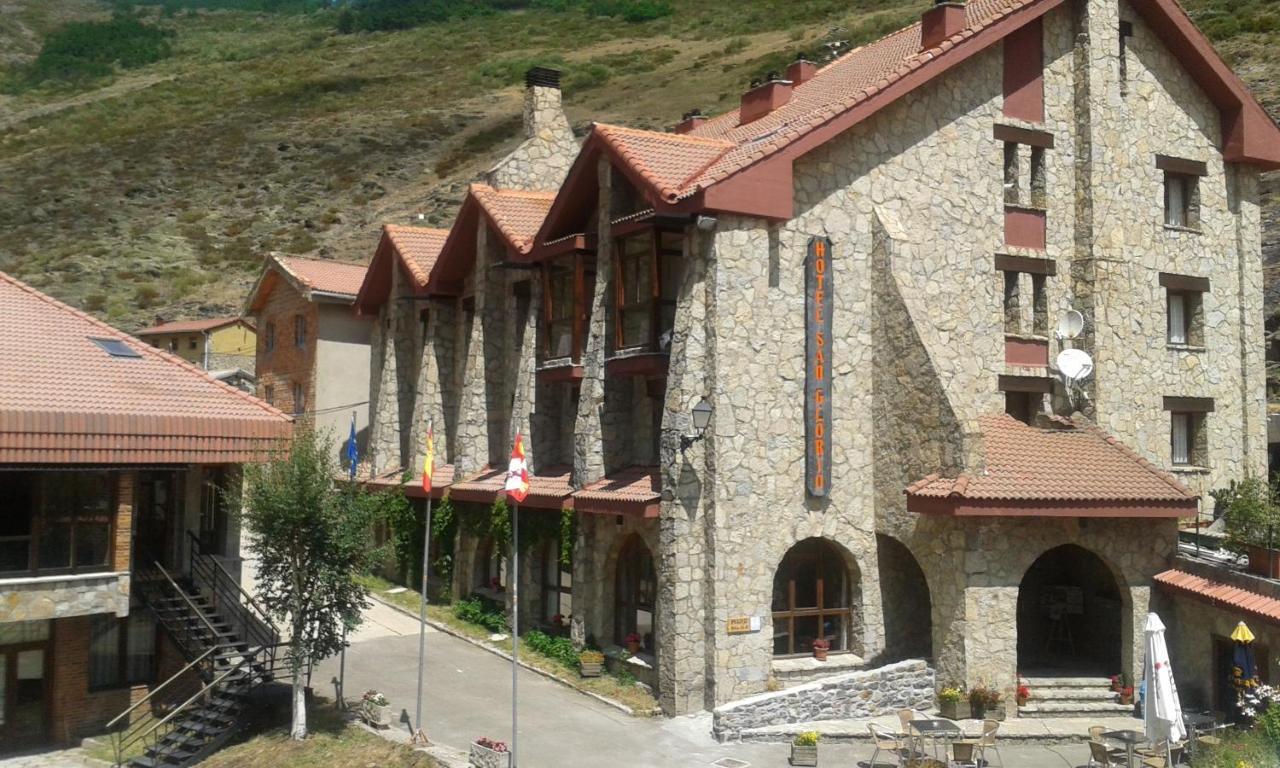 Gasthaus San Glorio Llánaves de la Reina Exterior foto